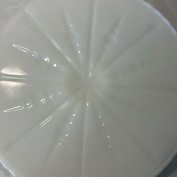 Anchor Hocking Milk Glass Cake Pedestal - Picture 4 of 4